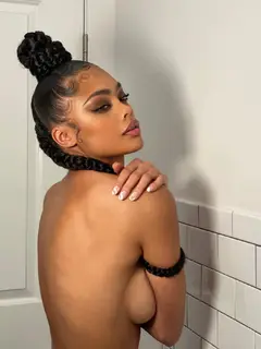 Aaliyah escort in Dubai