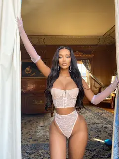 Crystal escort in Dubai